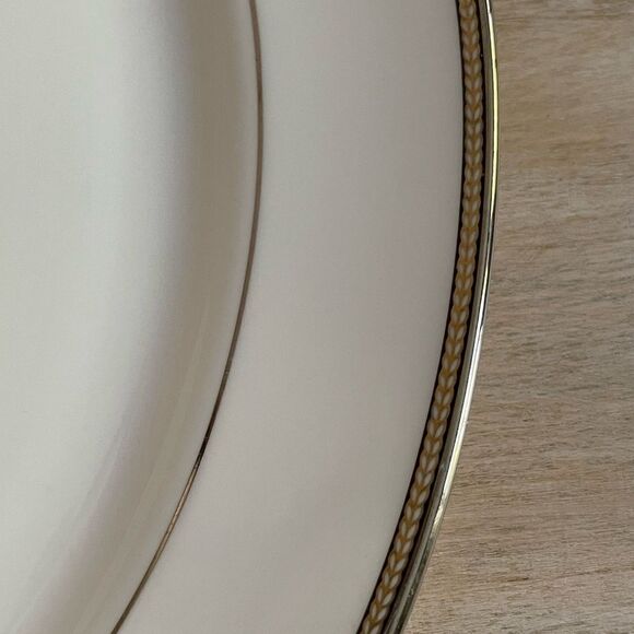 Kate Spade Lenox Sonora Knot 13” serving platter - Picture 3 of 5